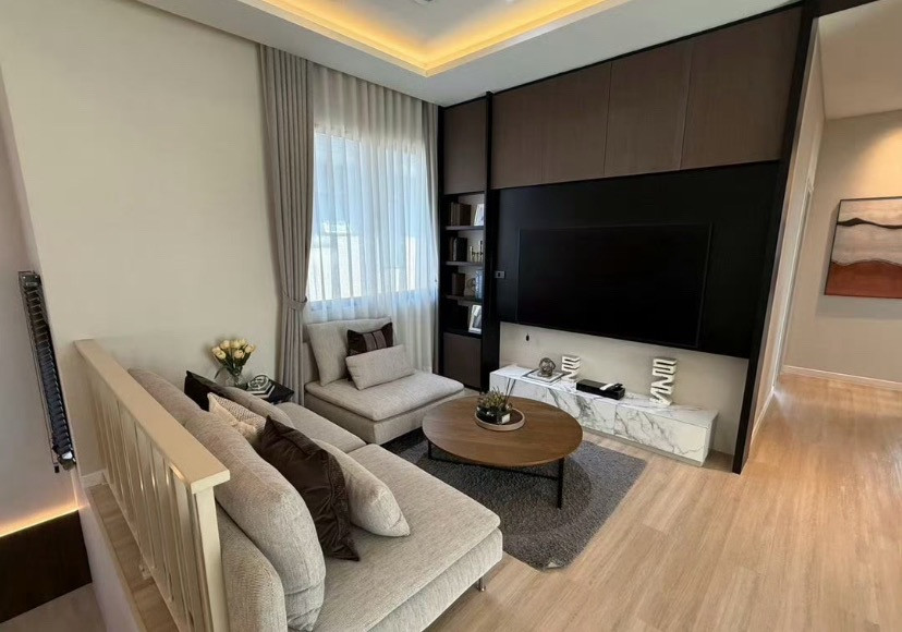 Brand-New Luxury Detached House for Sale | Siamese Holm Phahon–Vibhavadi