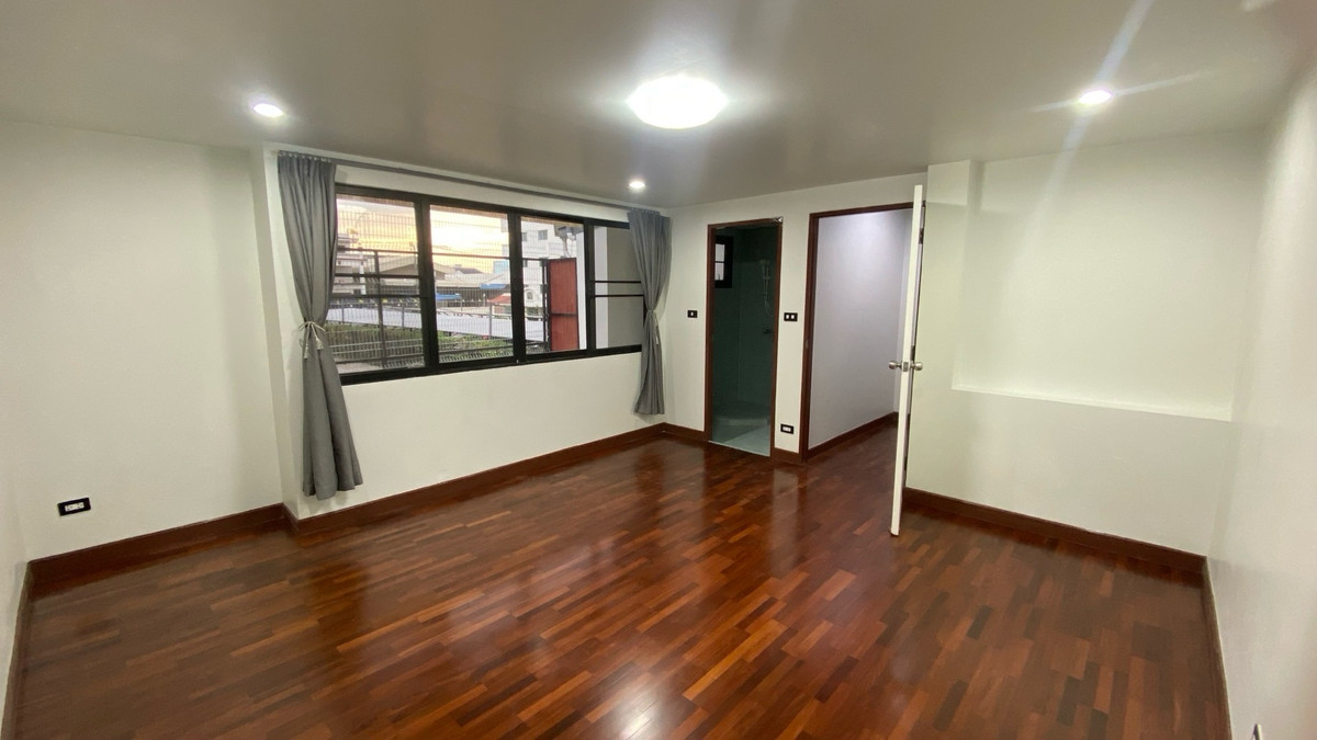 For Rent | Spacious 4-Storey Home Office at Lasalle 77, Bangna
