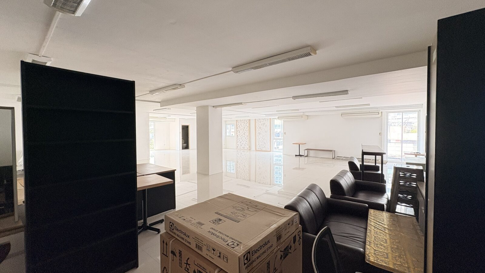 For Rent | Office Space at Wealth Tower, Charoen Nakhon