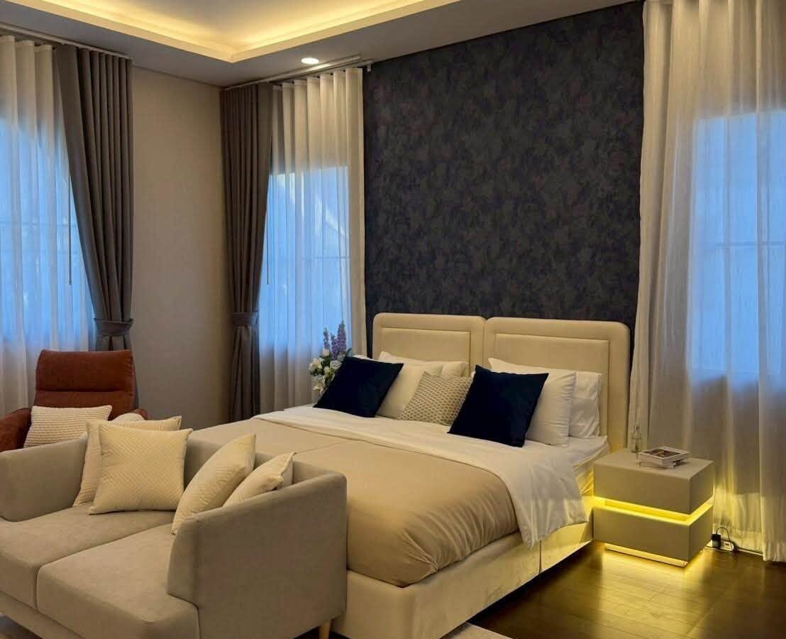 For Sale / Rent | Luxury Detached House at Narasiri Phahon–Watcharaphol