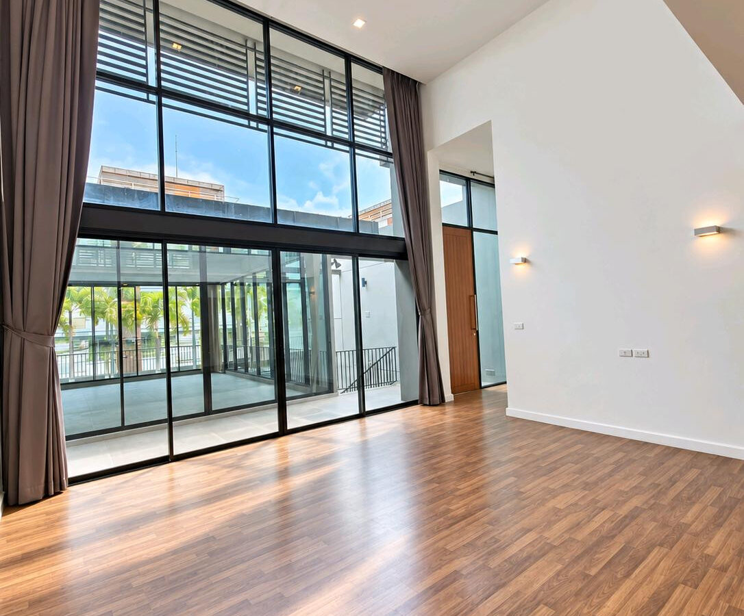 For Rent | 4-Storey Luxury Home Office at THE PENTAS Ratchada–Rama 9