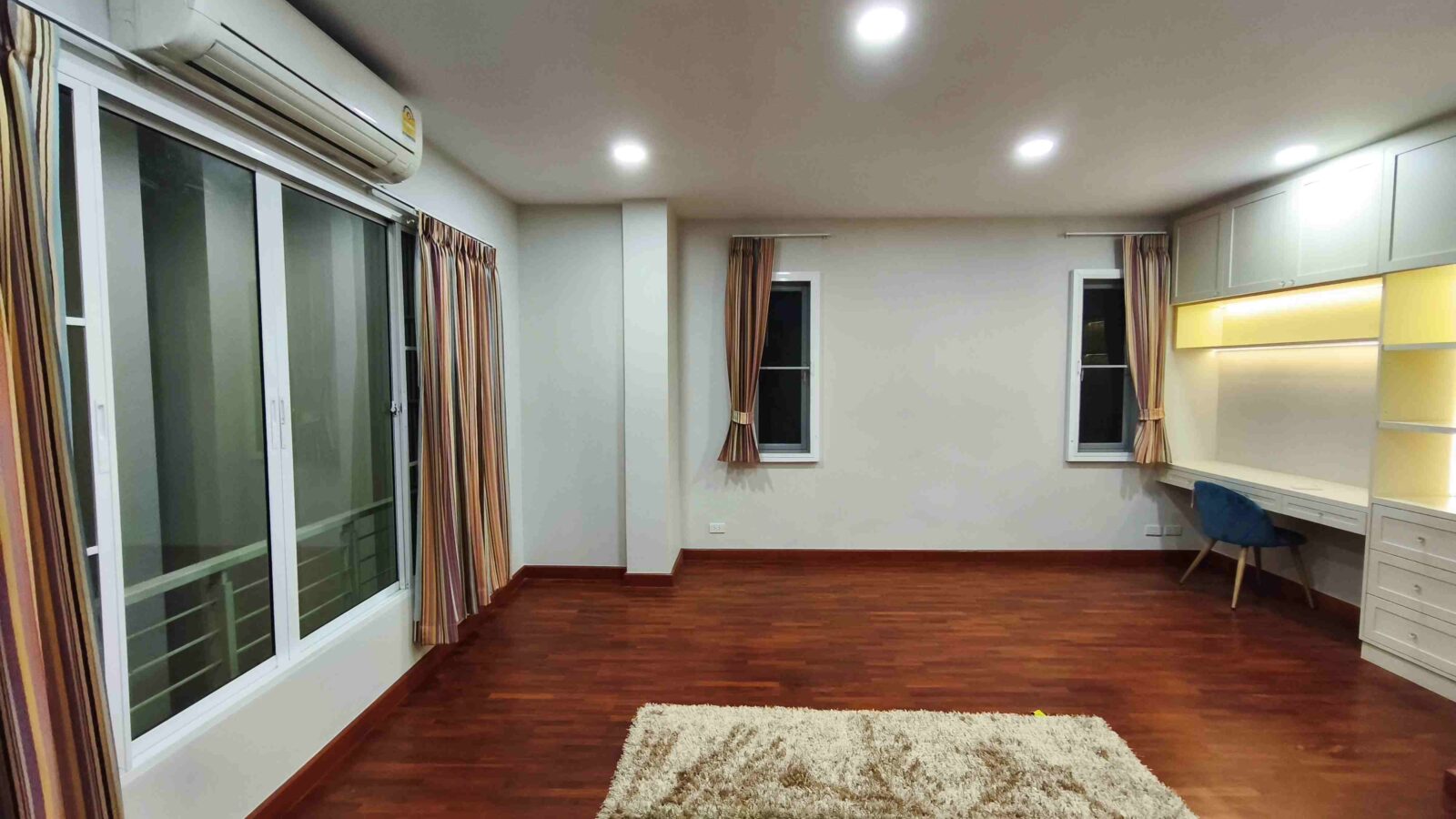 Luxury 3-Storey Detached House for Rent | Baan Klang Krung The Nice Ratchavipha
