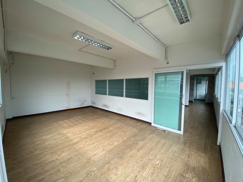 5-Storey Commercial Building / Office for Rent | Ratchadaphisek Soi 31