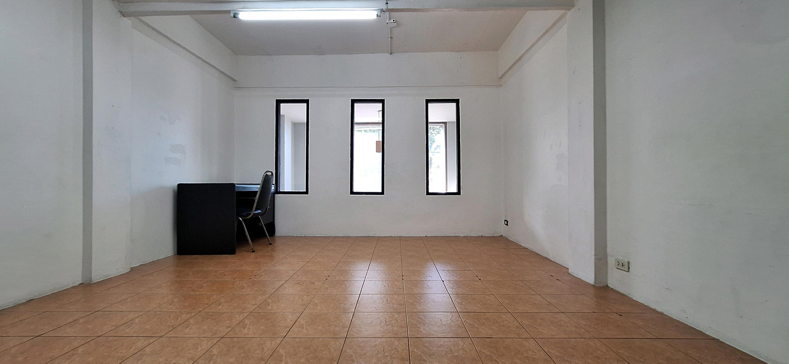 4-Storey Home Office for Rent | Town in Town Soi 2