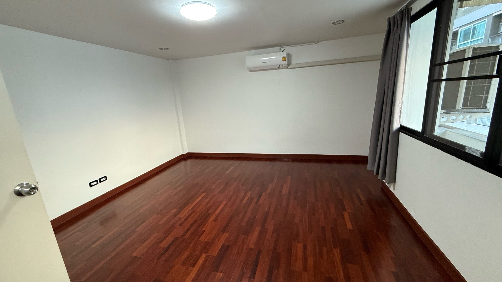 For Rent | Spacious 4-Storey Home Office at Lasalle 77, Bangna