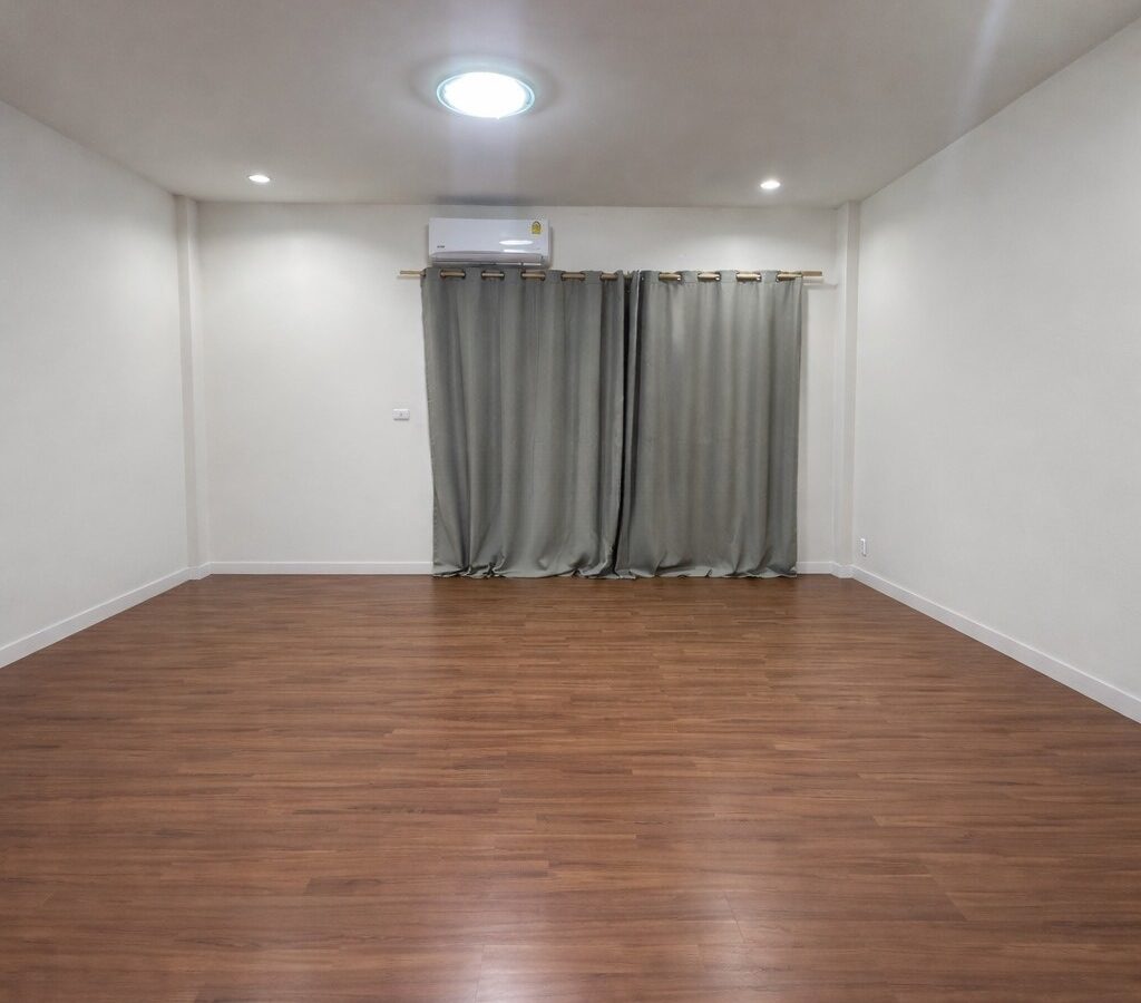 For Rent | 4-Storey Commercial Building | Ladprao 80 | Roadside Location | Near Sutthisan, Ratchada & Huai Khwang