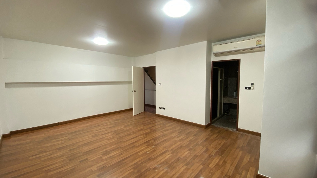 For Rent | Spacious 4-Storey Home Office at Lasalle 77, Bangna