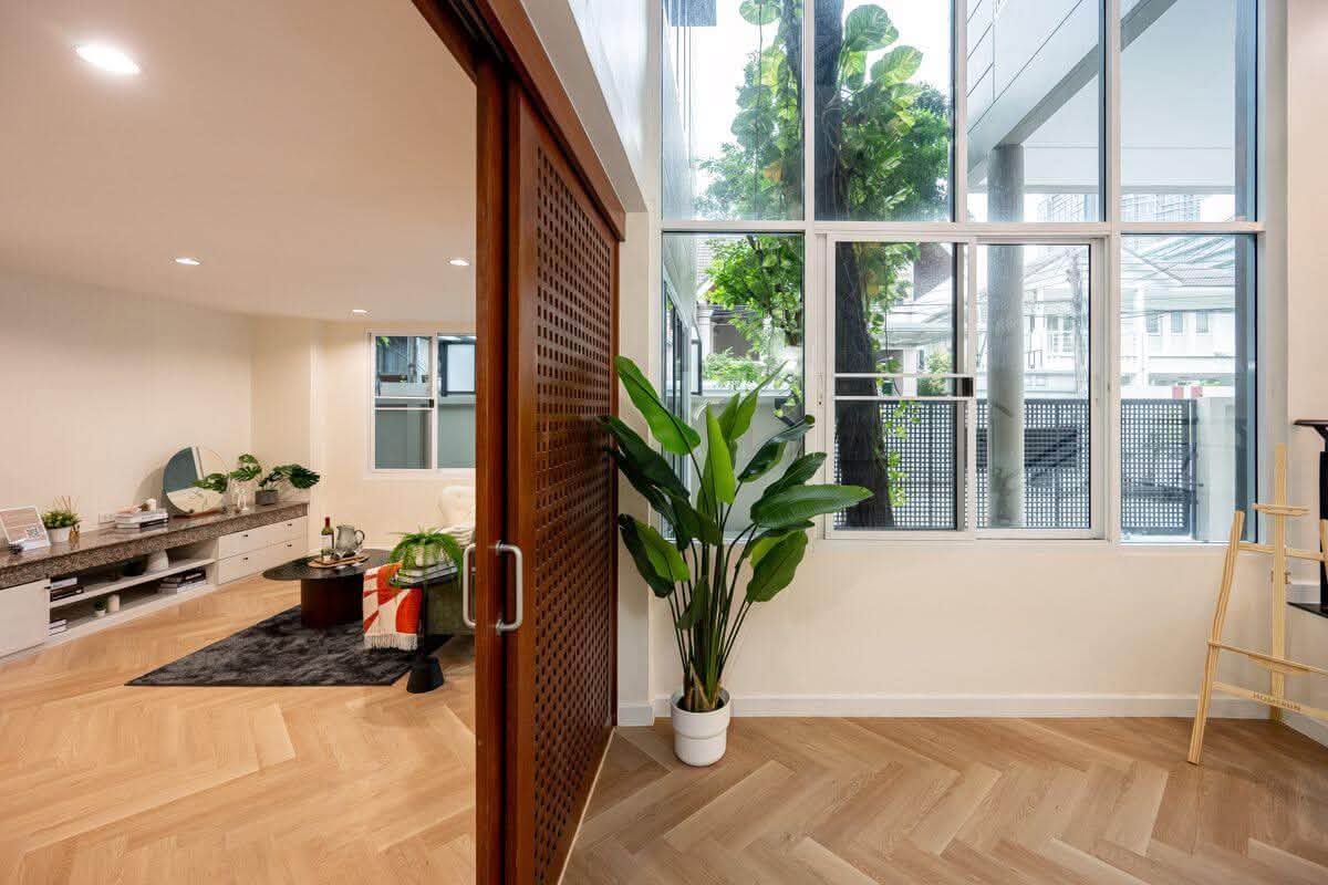 For Sale / Rent | Newly Renovated 3.5-Storey Detached House | Vibhavadi – Chatuchak