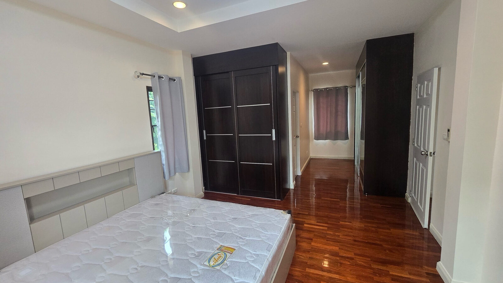 Renovated Corner Detached House for Rent | Setthasiri Seri Thai