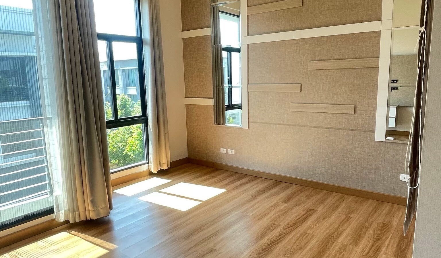 For Sale / Rent – 3-Storey Townhome at Baan Klang Muang Rama 2–Phutthabucha