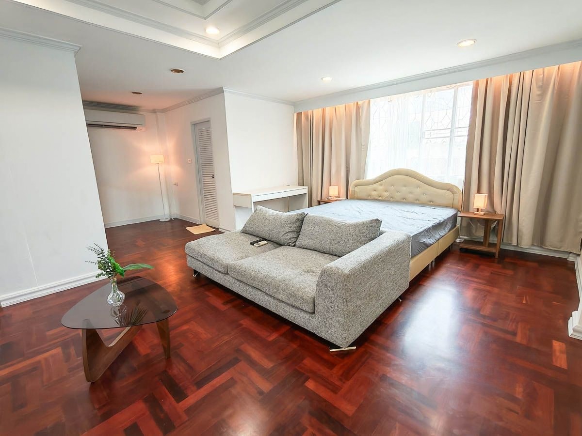 Newly Renovated Luxury Townhome for Rent | Sathu Pradit–Rama 3