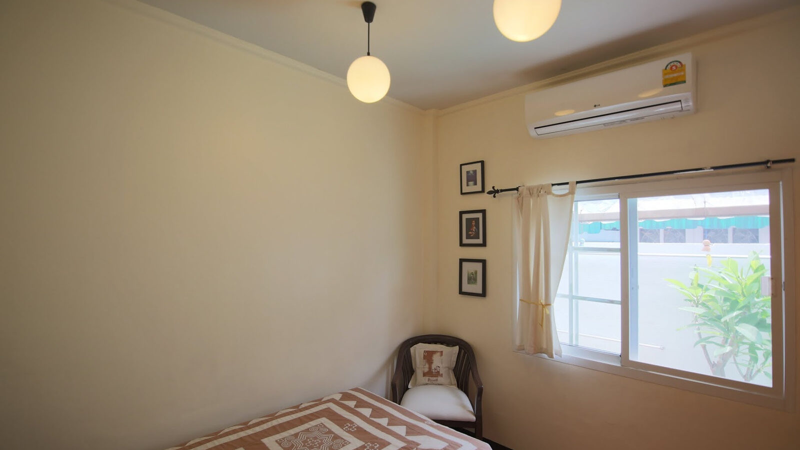 Renovated Single-Storey Detached House for Rent | Krungthep Kreetha Soi 39