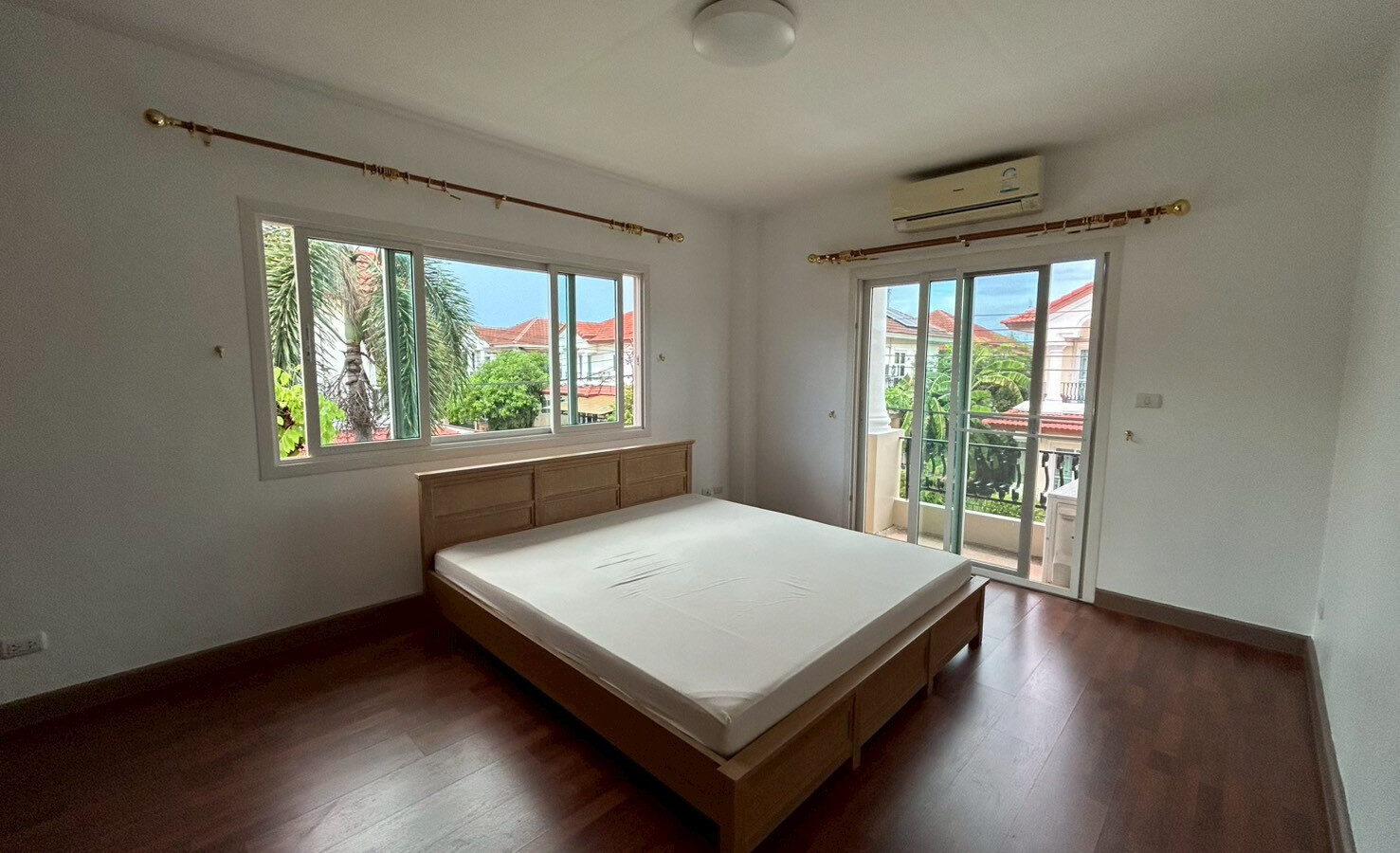 Detached House for Sale and Rent | The Grand Wongwaen–Pracha Uthit