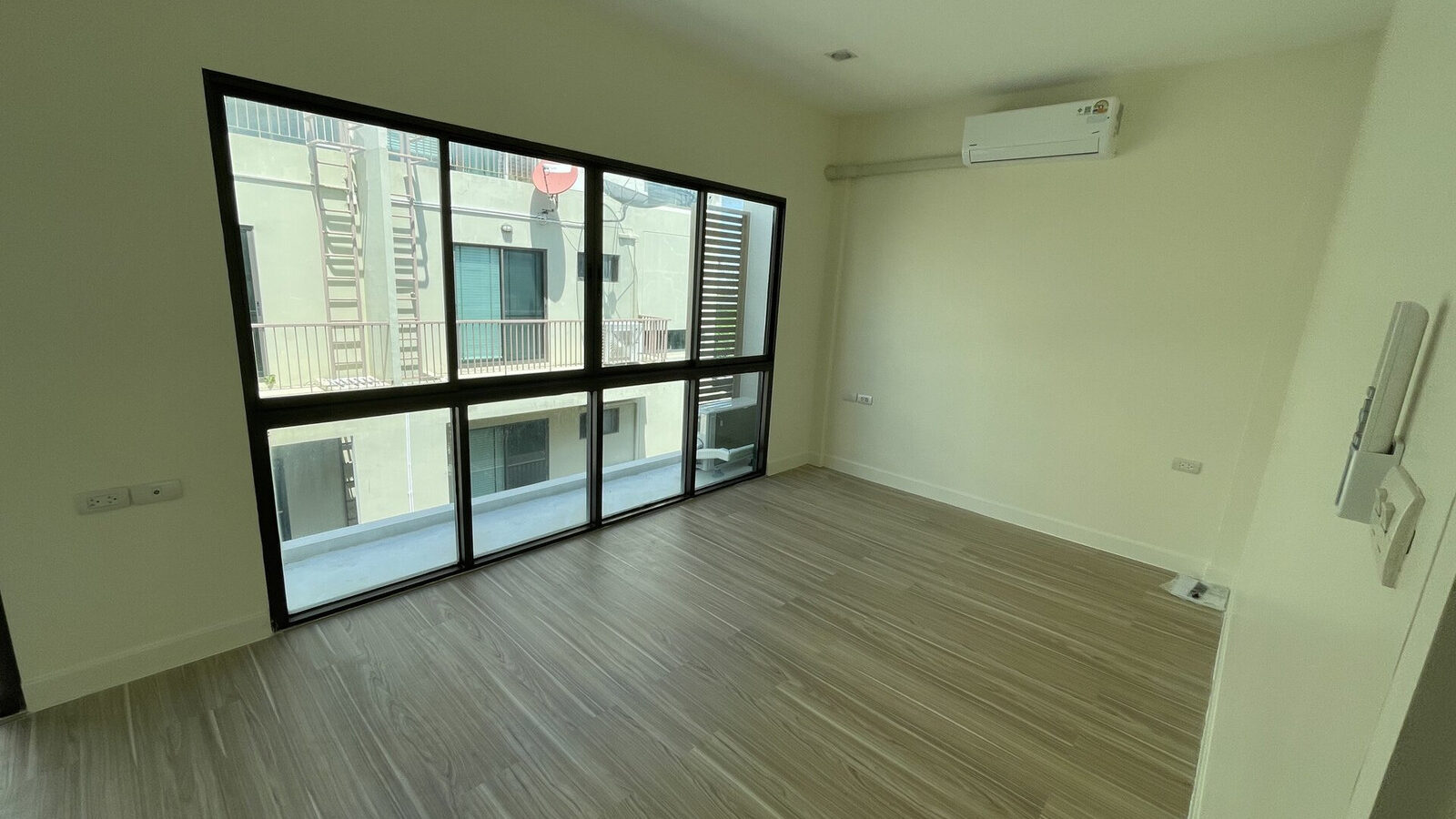 For Rent | Lumpini Town Residence Bangna–Srinakarin | 3-Storey Loft-Style Home Office