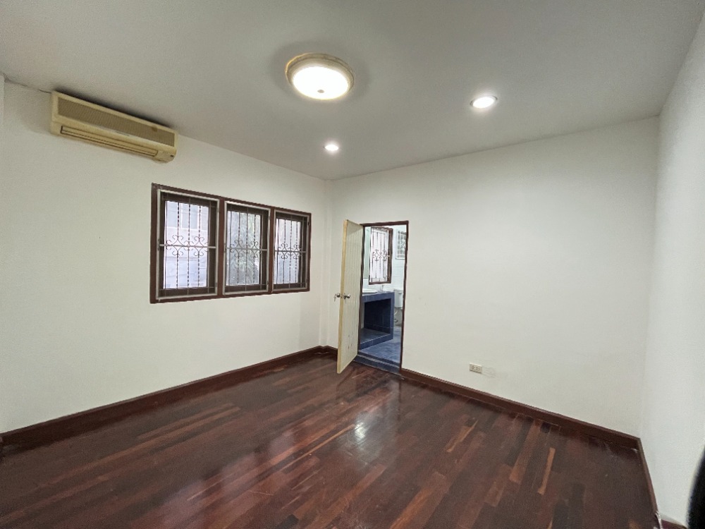 For Rent | 2-Storey Detached House at Preecha 1 Village | Pattanakarn 39