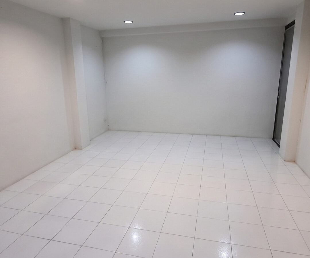 For Rent | 6-Storey Commercial Building (2 Units) on Main Road | Near BTS Phraek Sa