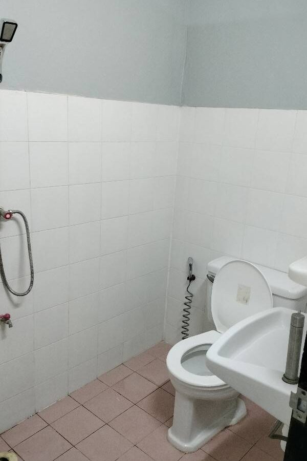 3.5-Storey Commercial Building for Rent | Phraya Suren 15 – Kanchanathip Village