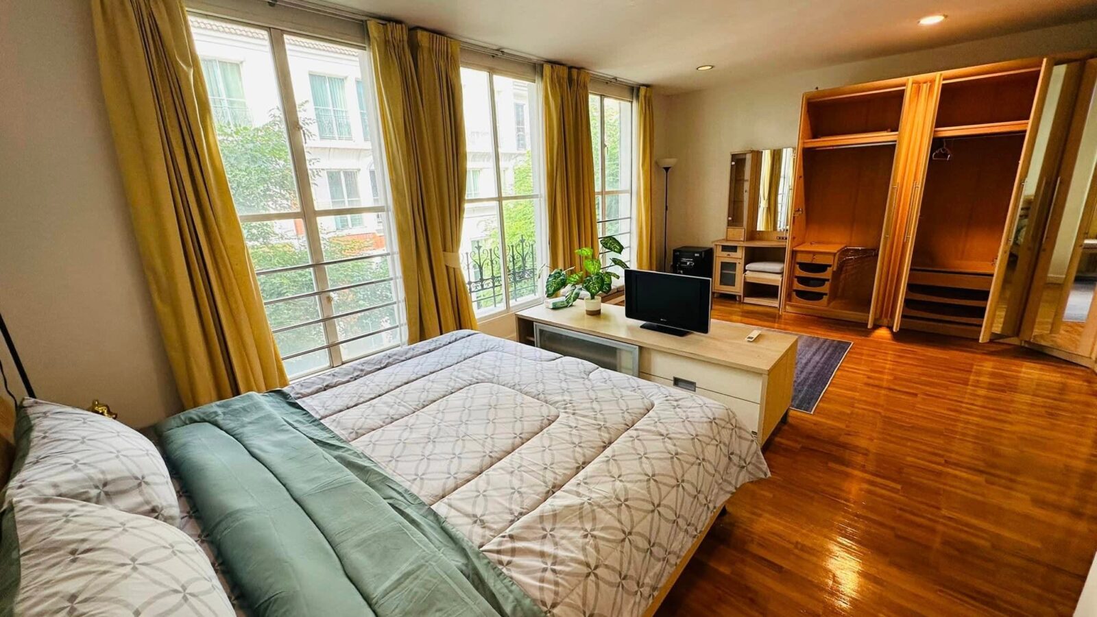 For Rent | Baan Klang Krung Thonglor | Spacious 4-Storey Townhome