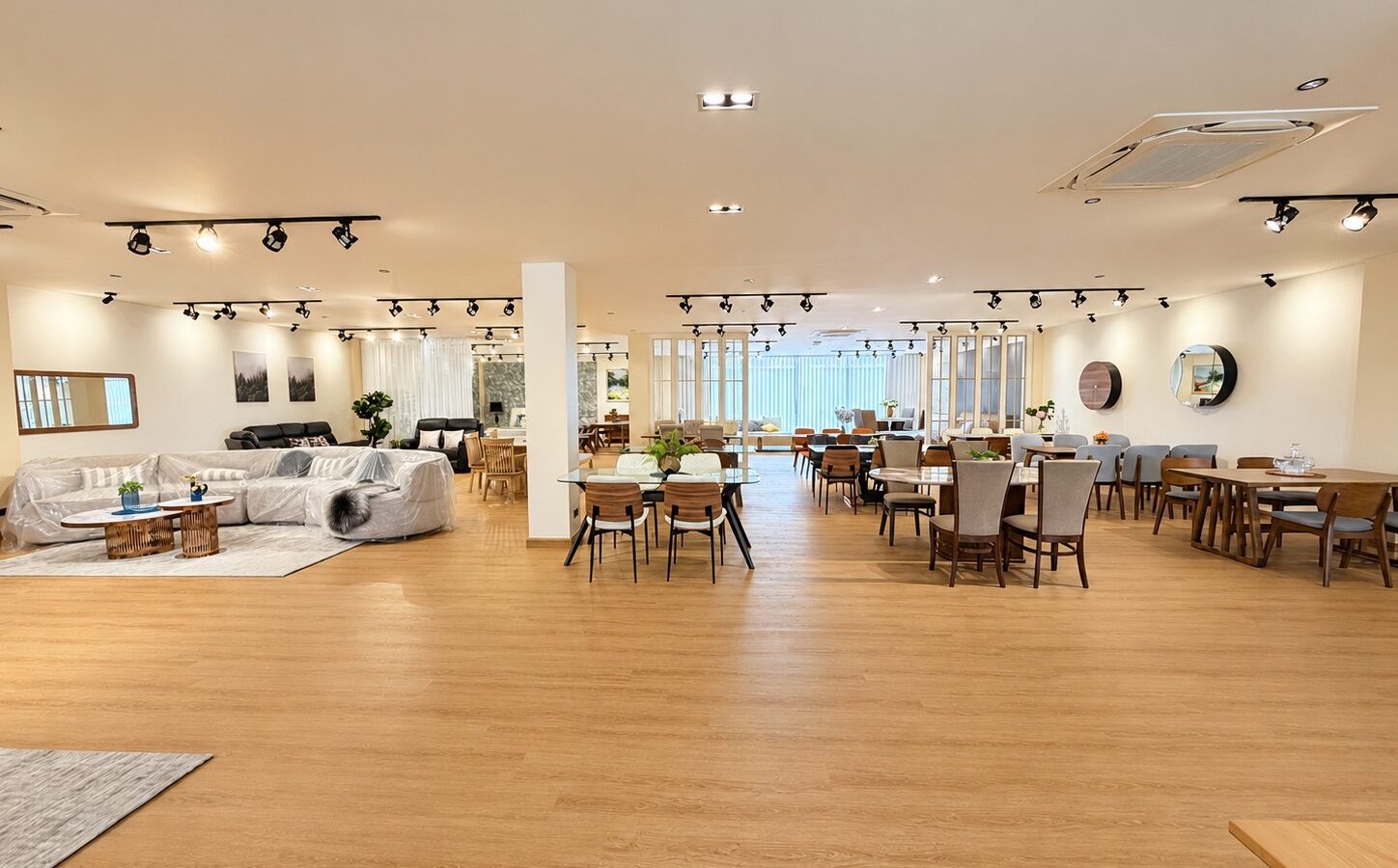 For Rent | Brand-New Luxury Showroom in Ratchaphruek–Nonthaburi