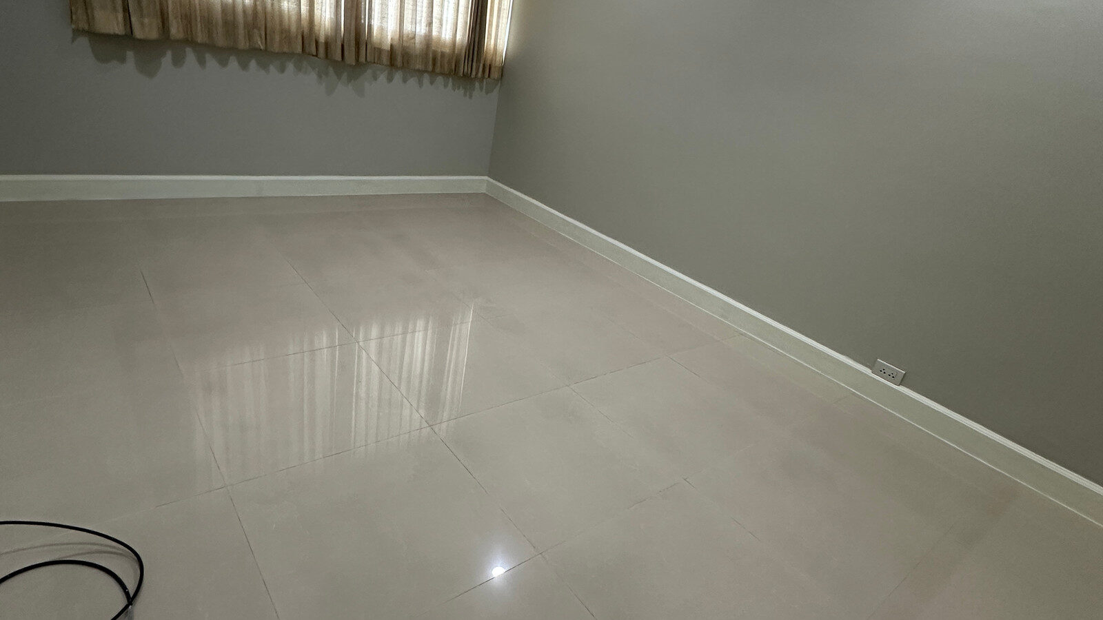 For Rent | Royal Castle Pattanakarn | Spacious 3-Bedroom Condo with Multipurpose Room