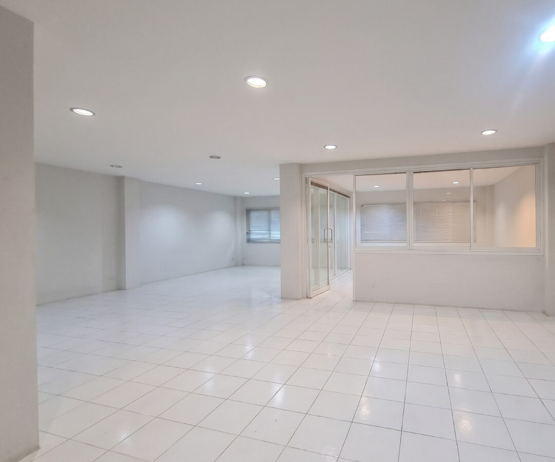 For Rent | 6-Storey Commercial Building (2 Units) on Main Road | Near BTS Phraek Sa