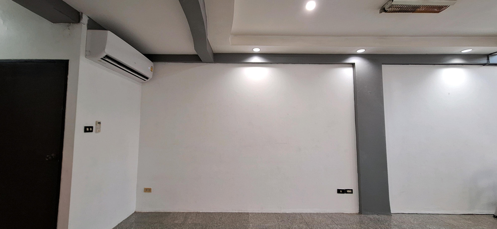 4-Storey Home Office for Rent | Town in Town Soi 2