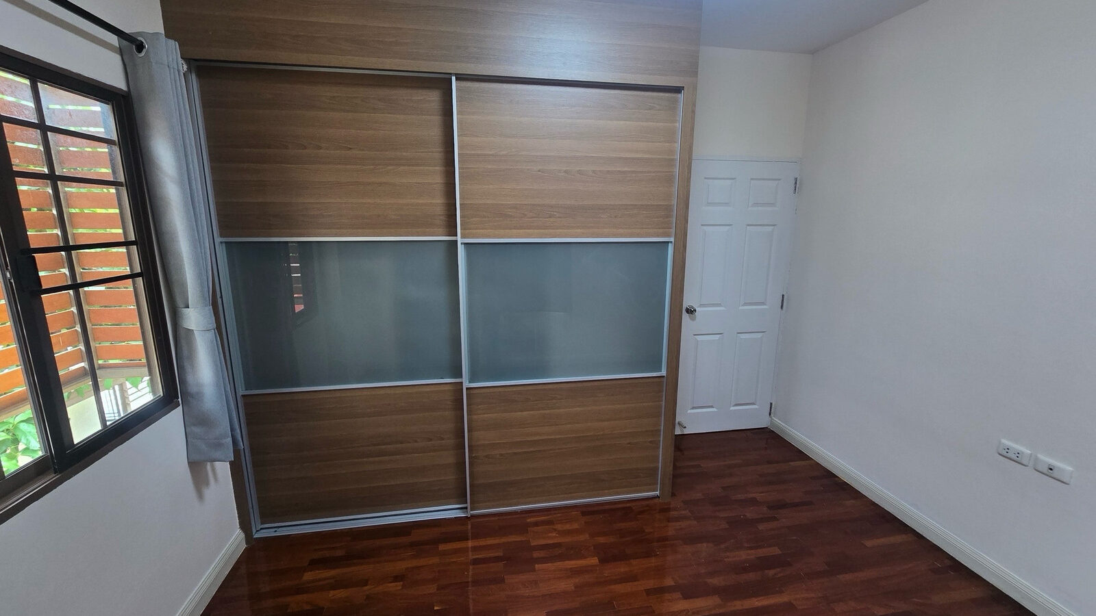 Renovated Corner Detached House for Rent | Setthasiri Seri Thai