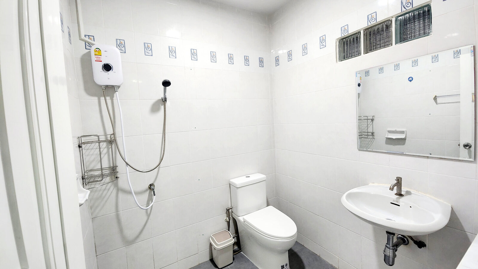 For Rent | 2-Storey Townhome at Yu Charoen Village, Ratchadaphisek 18
