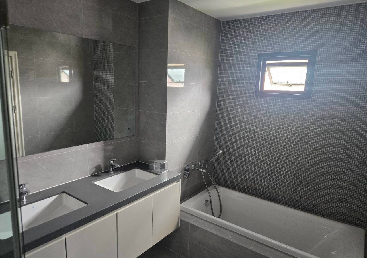 Luxury 2-Storey Detached House for Rent | Lake Serene Rama 2