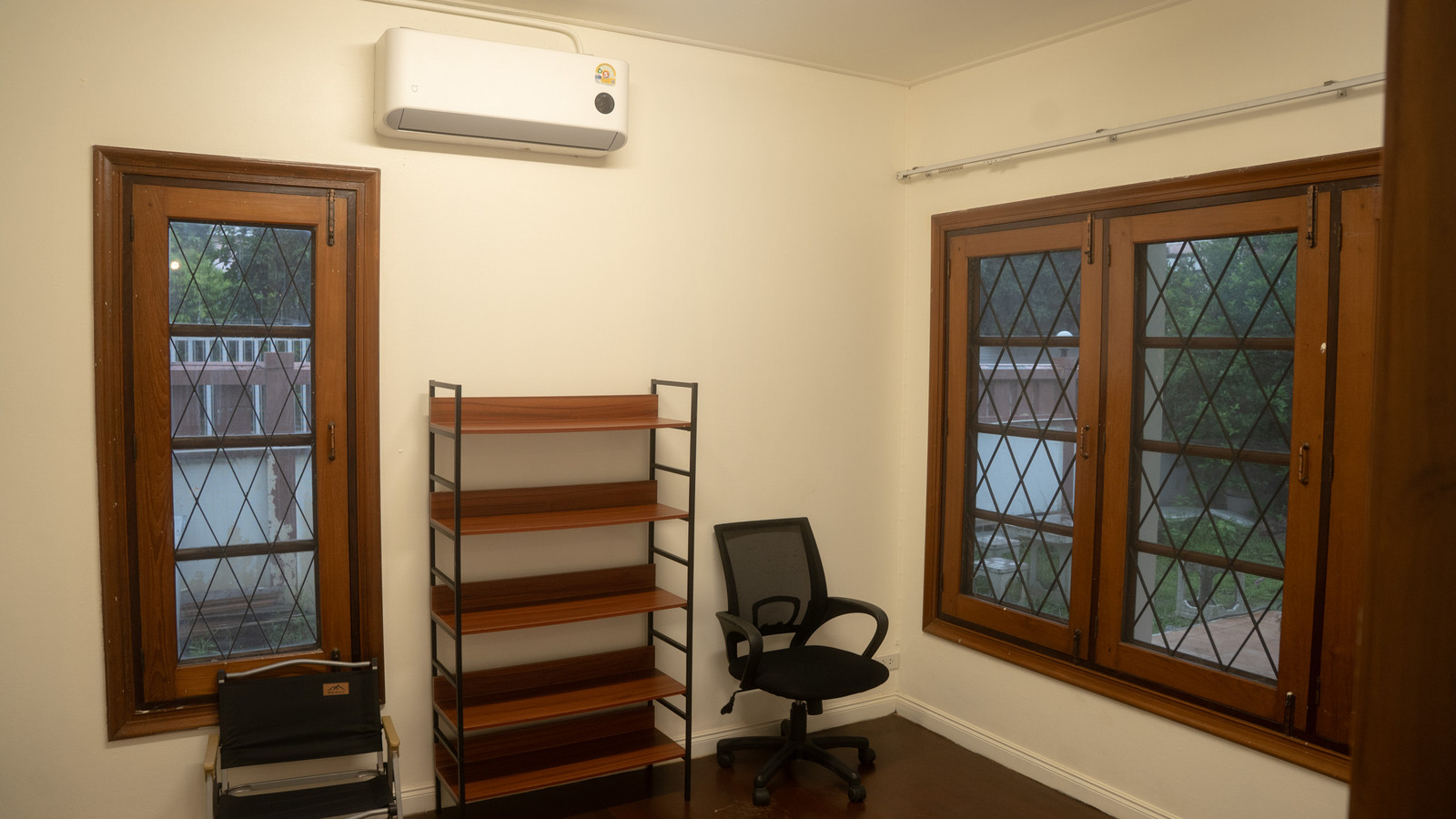 Detached House for Rent | Classic / Mid-Century Style | Chok Chai 4 Soi 80