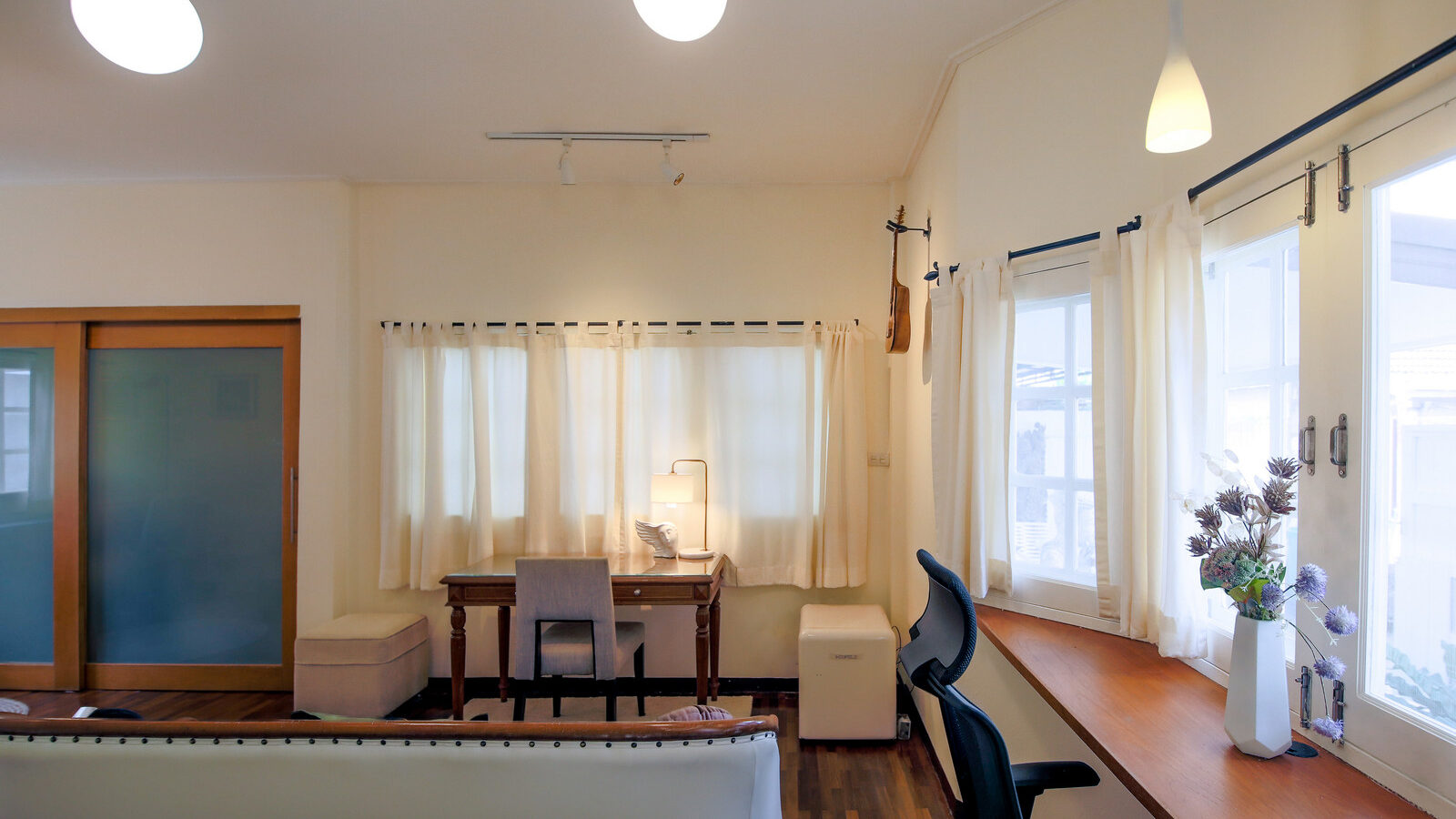 Renovated Single-Storey Detached House for Rent | Krungthep Kreetha Soi 39