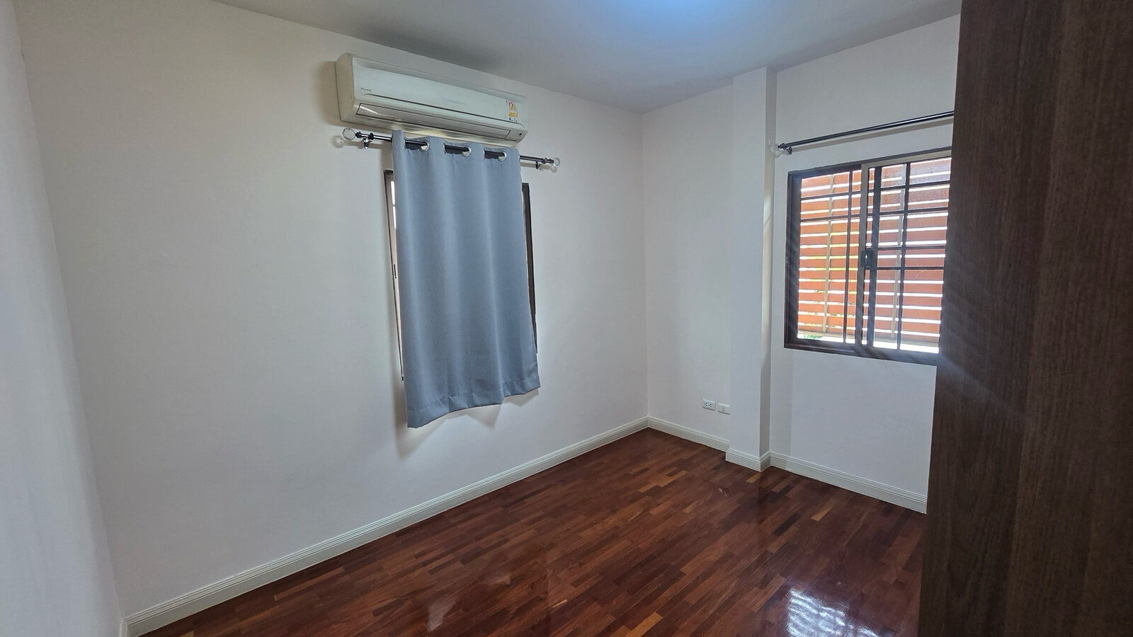 Renovated Corner Detached House for Rent | Setthasiri Seri Thai
