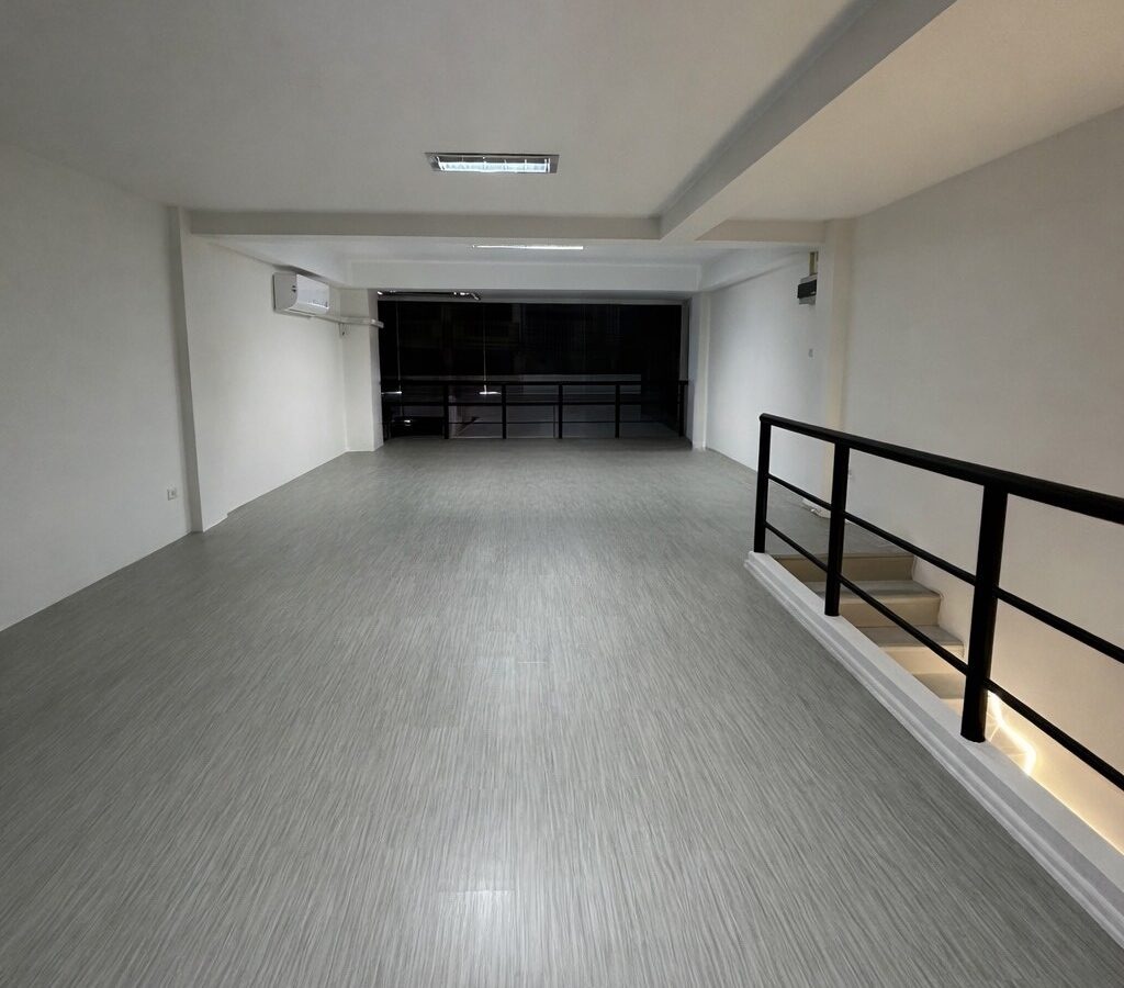 For Rent | 4-Storey Commercial Building | Ladprao 80 | Roadside Location | Near Sutthisan, Ratchada & Huai Khwang