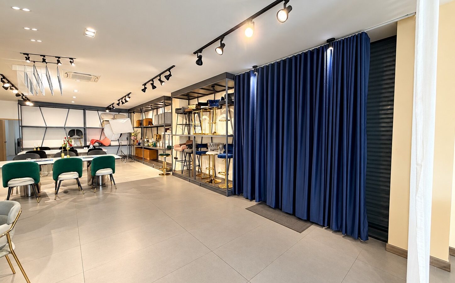 For Rent | Brand-New Luxury Showroom in Ratchaphruek–Nonthaburi
