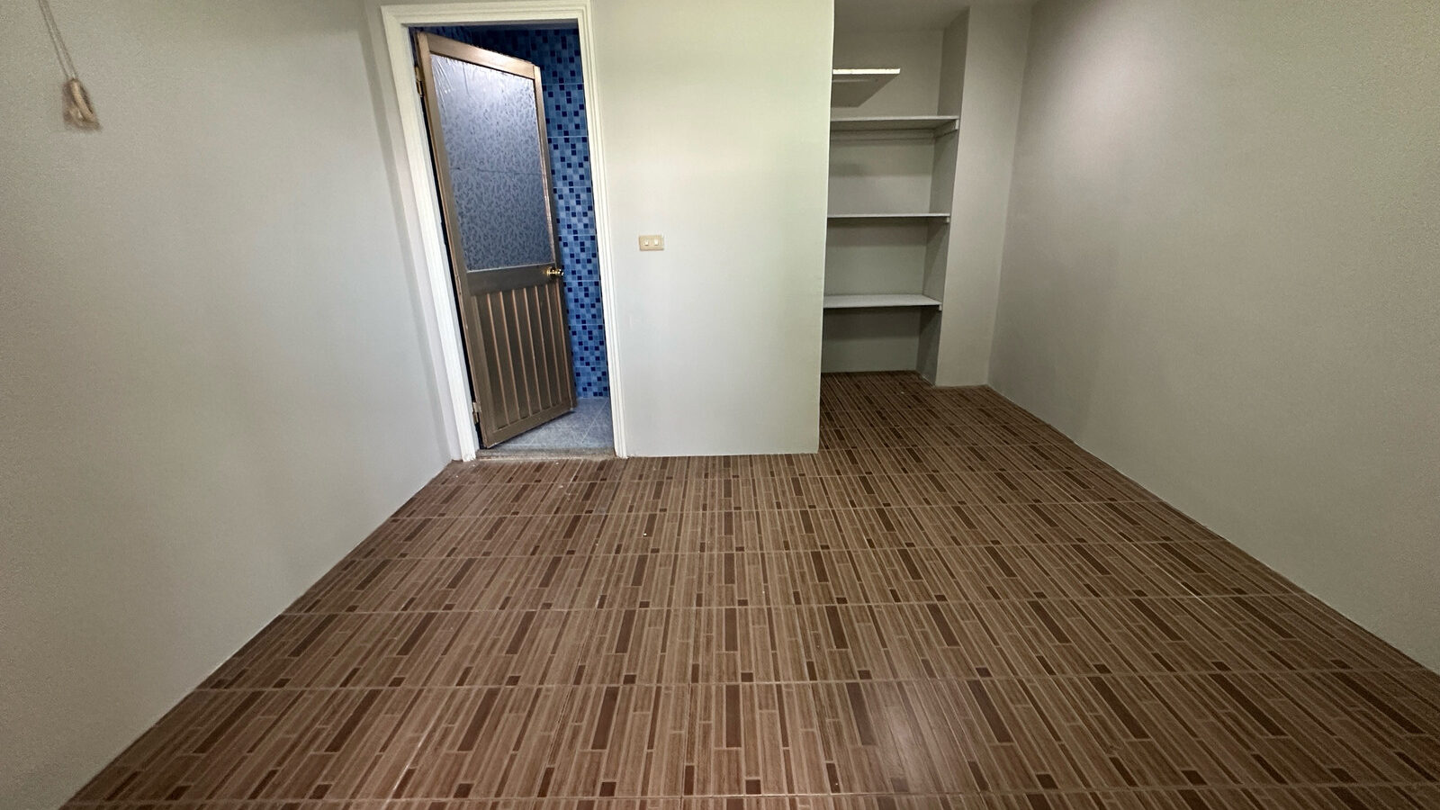 For Rent | Royal Castle Pattanakarn | Spacious 3-Bedroom Condo with Multipurpose Room