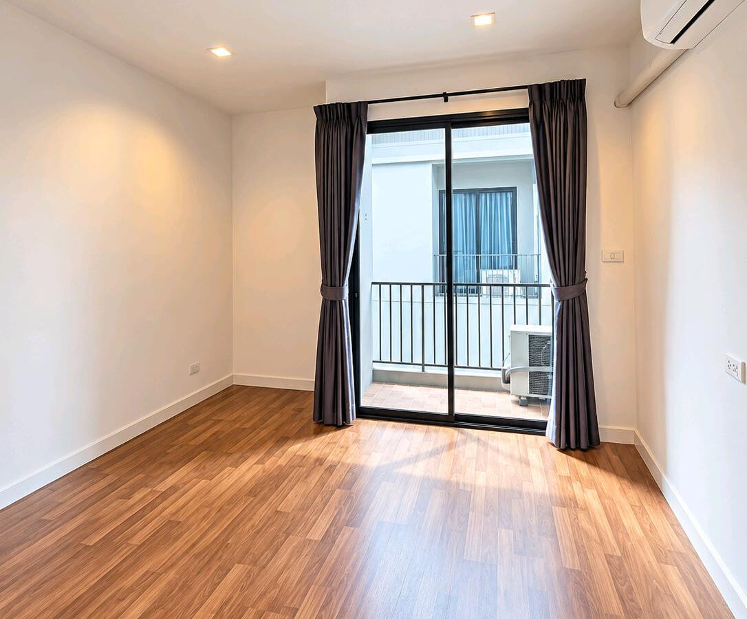 For Rent | 4-Storey Luxury Home Office at THE PENTAS Ratchada–Rama 9