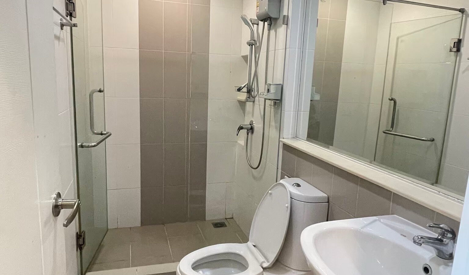 For Sale / Rent – 3-Storey Townhome at Baan Klang Muang Rama 2–Phutthabucha