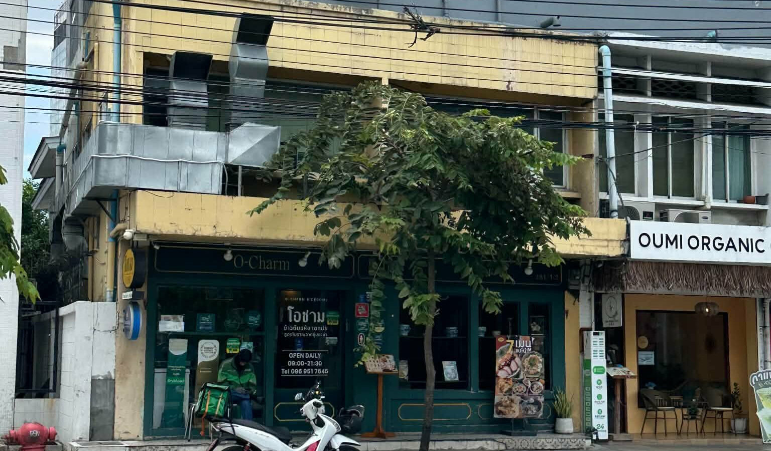 For Rent | 2-Unit Commercial Building on Ekkamai Road, Soi 15